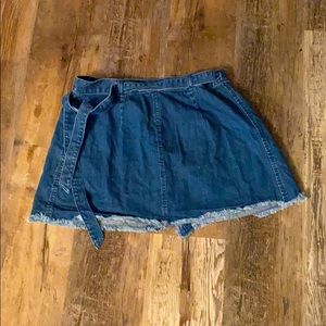 Madewell skirt with tie belt.